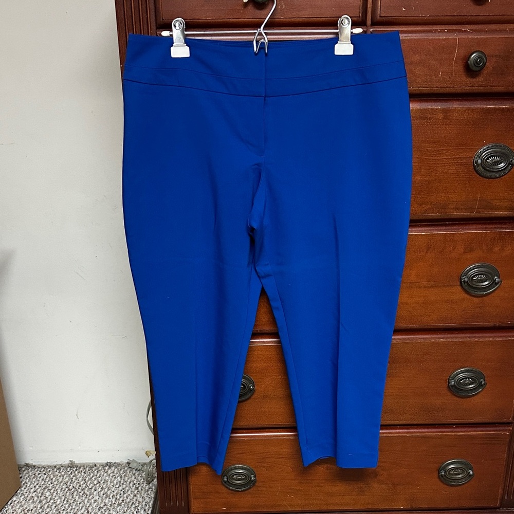 Apt. 9 The Torie Capri Pant in Cobalt Blue